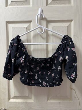 💙 RVCA Black Floral Smocked Puff Sleeve Crop Top